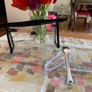 Derma roller in case and zippered carry bag